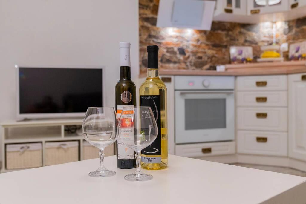 Provensalsky Rodinny Apartman Mandolina Bojnice Eksteriør billede